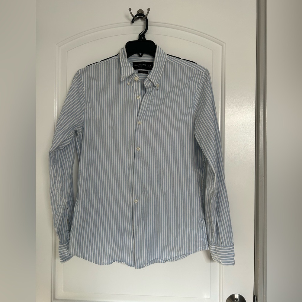 Abercrombie & Fitch Light Blue Striped Button Down Shirt size medium preppy 90s